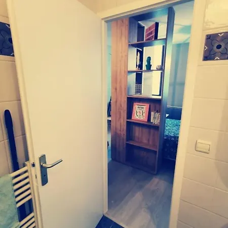 Super Ideally Located In The Old Town דירה
