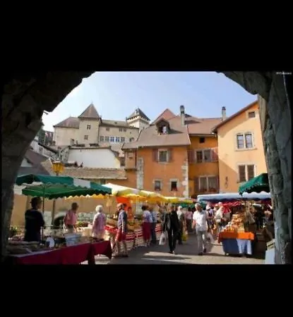 Super Ideally Located In The Old Town אנסי