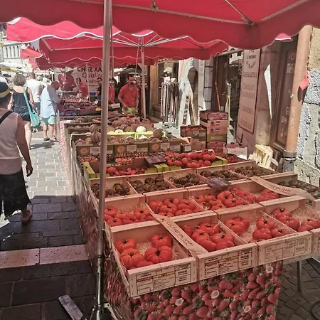 Super Ideally Located In The Old Town