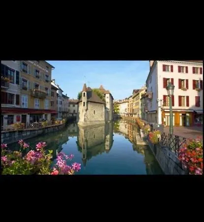 Super Ideally Located In The Old Town Апартаменты *